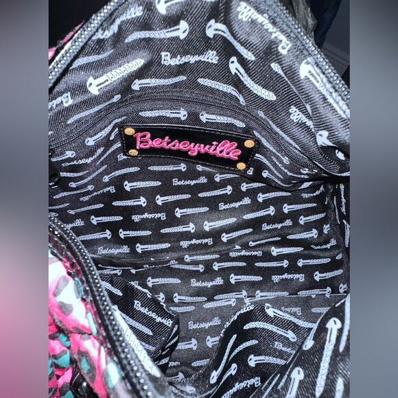 Betseyville Vintage Betsey Johnson Pink Cheetah Quilted Barrel Purse Habdbag - Picture 4 of 12